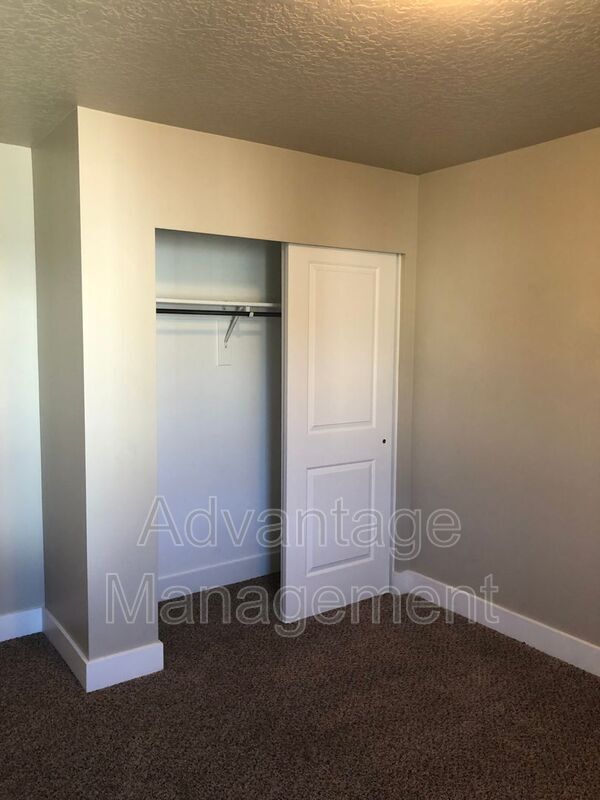 Building Photo - 3216 W Prairie Grass Dr