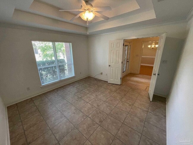 Building Photo - 5955 Hermitage Dr