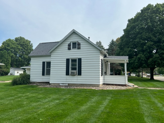 Building Photo - 221 4th St SW