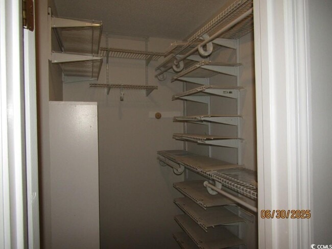 Building Photo - 804 Townsend Rd