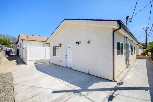 Building Photo - 10939 Nassau Ave