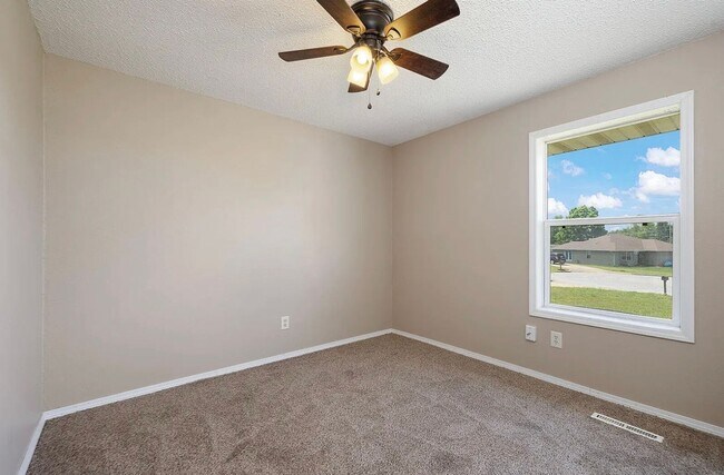Building Photo - 3826 S Lexus Ave