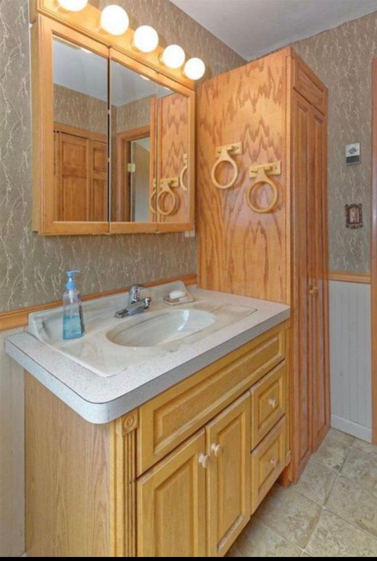 Building Photo - 29 Cardinal Ave