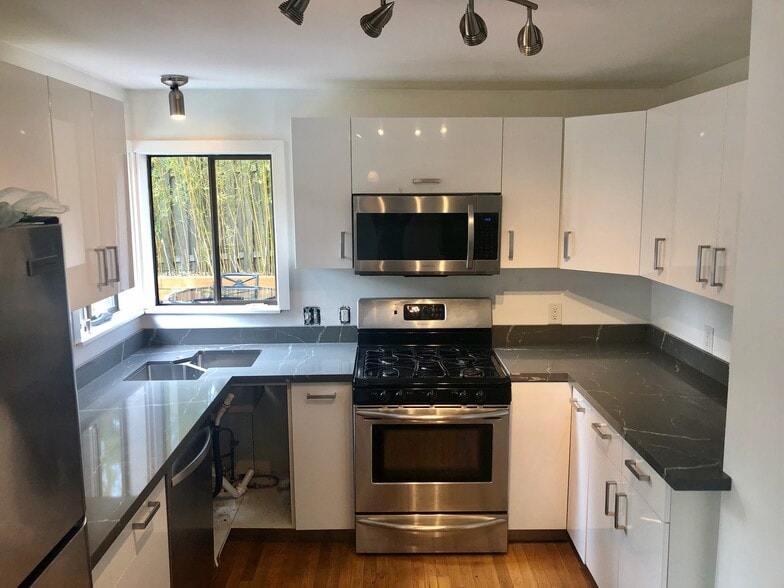 Partial of kitchen - 10249 33rd Ave sw