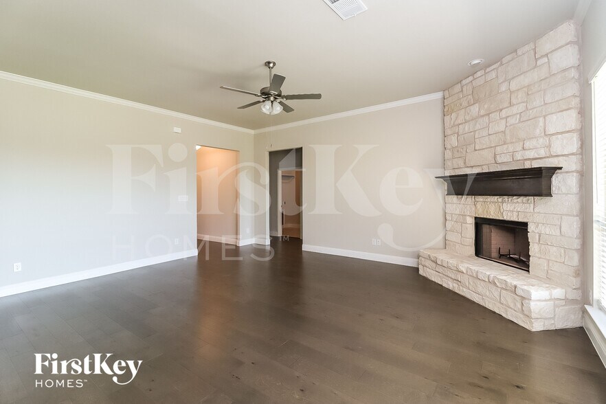 Building Photo - 129 Independence Dr