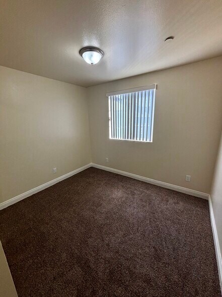 Building Photo - 3312 W 66th Pl