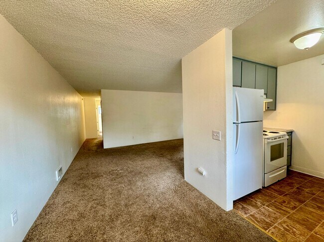 Building Photo - Move-In Special! Rent Ready 2-Bedroom 1 Ba...