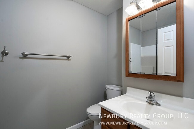 Building Photo - 135 Banksville Pl