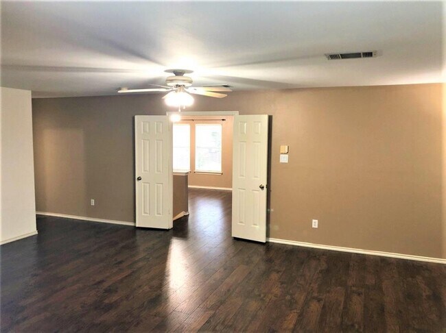 Building Photo - 3627 Bass Loop