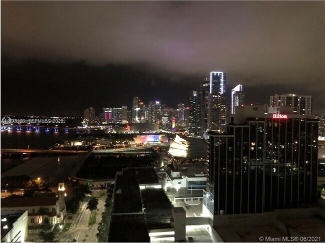 Building Photo - 1750 N Bayshore Dr