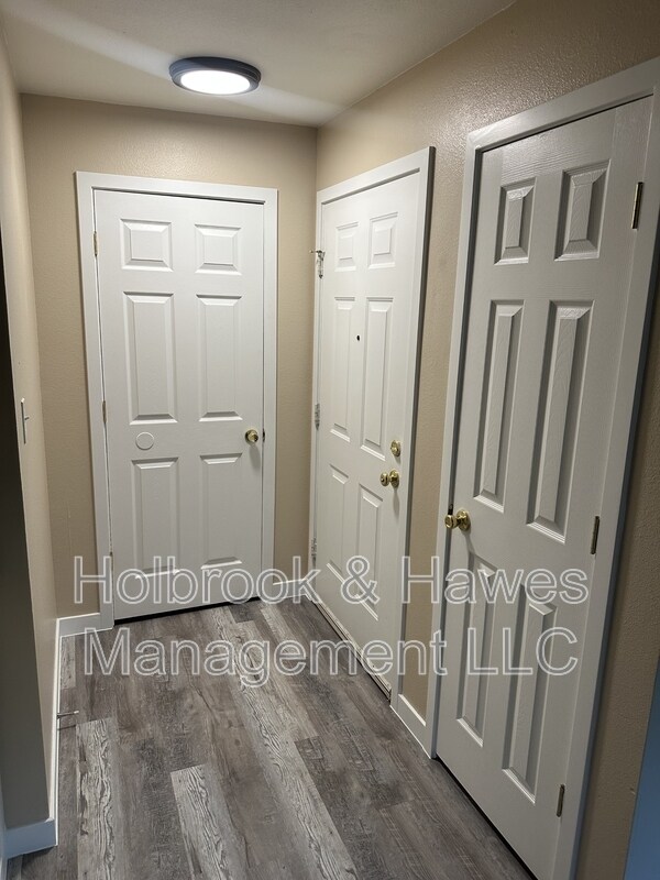 Building Photo - 4531 Boardwalk Dr