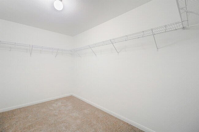 Building Photo - 1208 Bluffview Dr