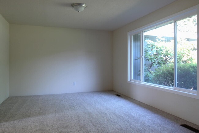 Building Photo - 2670 Fijian Way