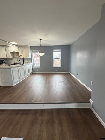 Building Photo - 326 Walnut St