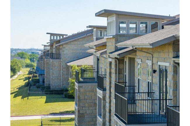 Building Photo - The Pradera