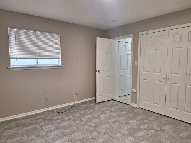 Building Photo - Four bedroom Harper Woods bungalow