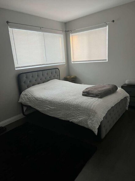 Building Photo - 1550 Frebis Ave