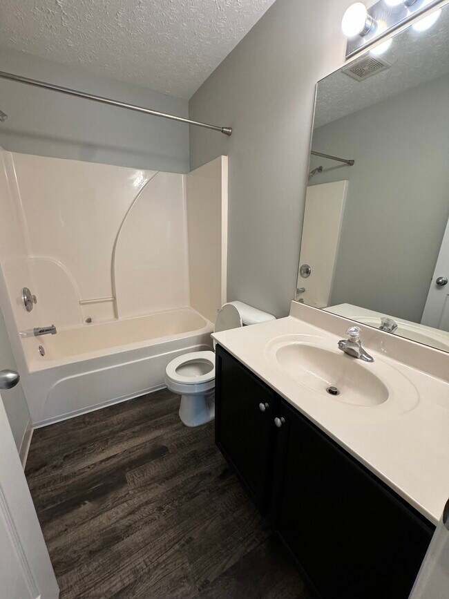 Building Photo - Woodfield