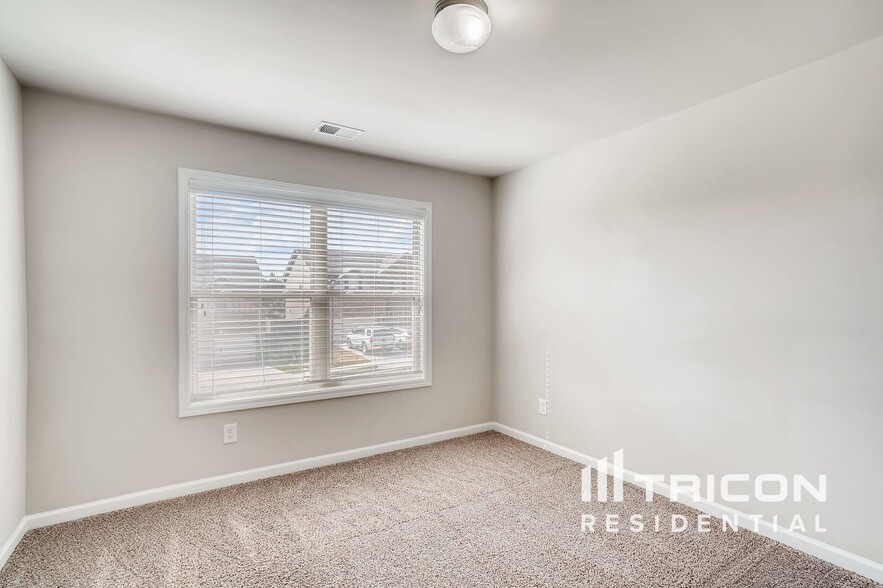 Building Photo - 2737 Cove View Ct SE
