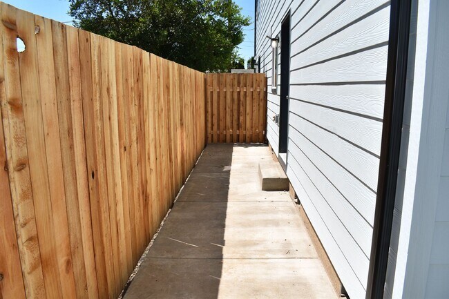 Building Photo - A St Townhomes