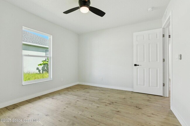 Building Photo - 1441 Eldron Blvd SE