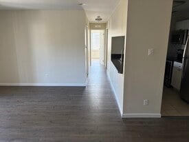 Building Photo - 706 The Woods