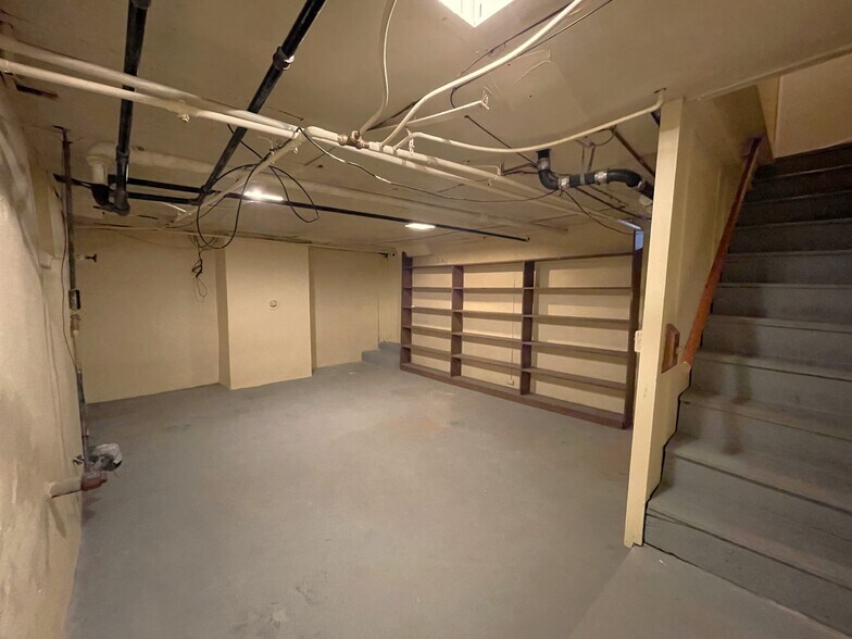 Finished Basement - 463 W Church St