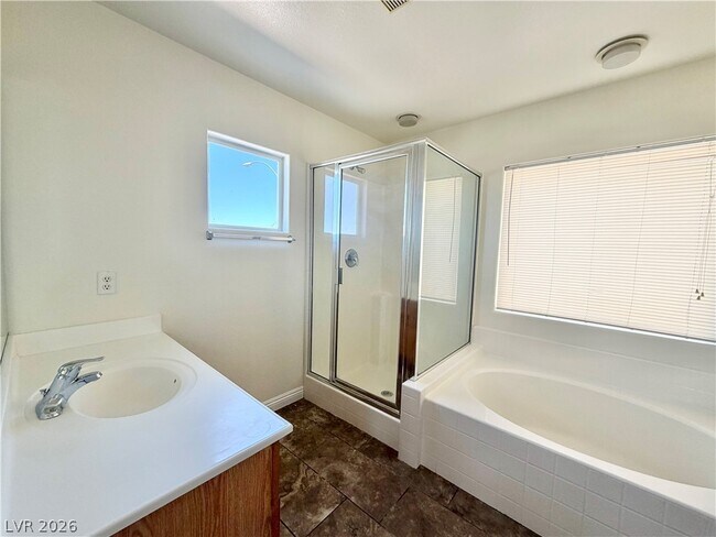 Building Photo - 4556 Hearts Desire Ave