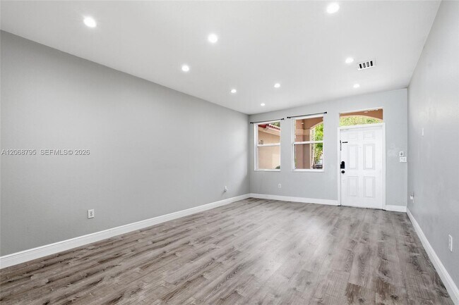 Building Photo - 15411 SW 9th Way