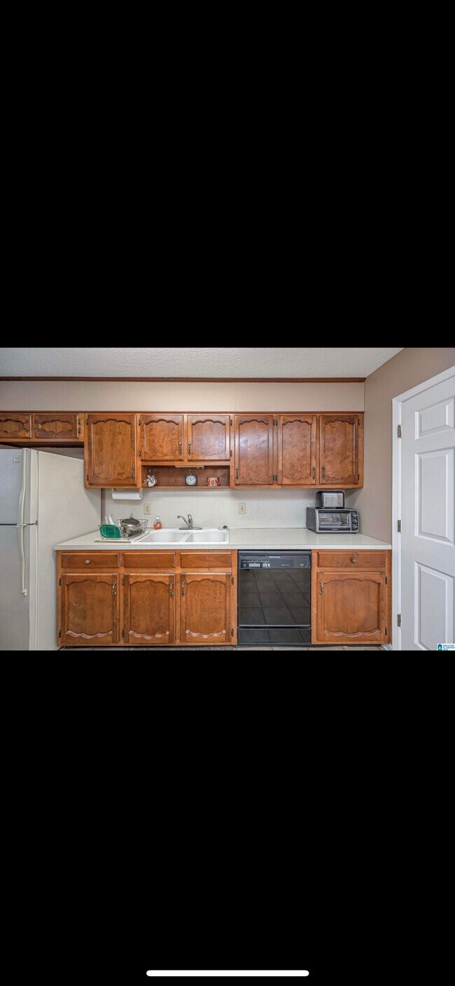 Building Photo - 3409 Wildewood Dr