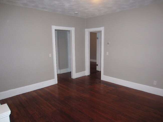 Primary Photo - 161-163 Wood St