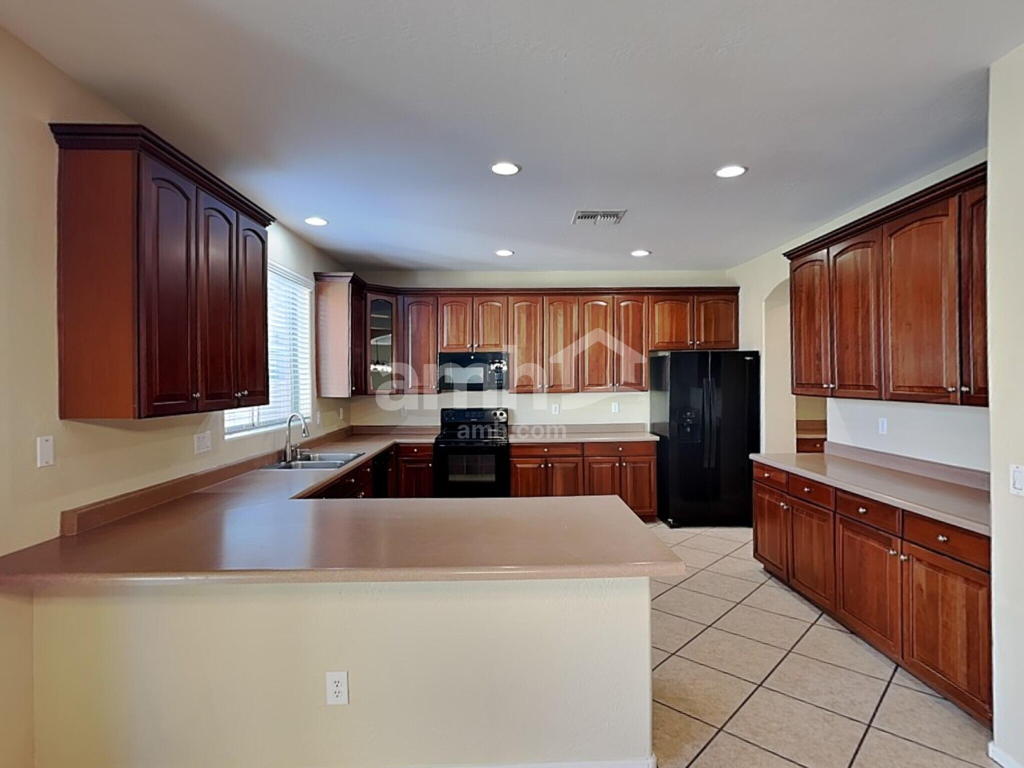 Building Photo - 15018 W Aster Dr