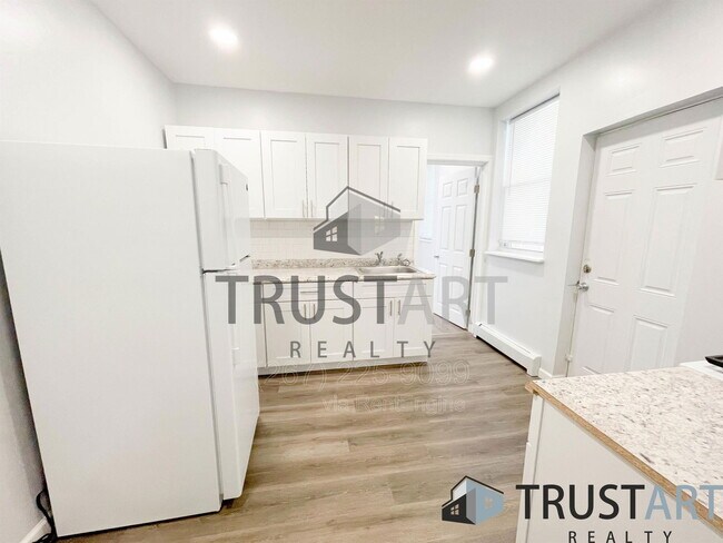 Building Photo - 3347 Frankford Ave