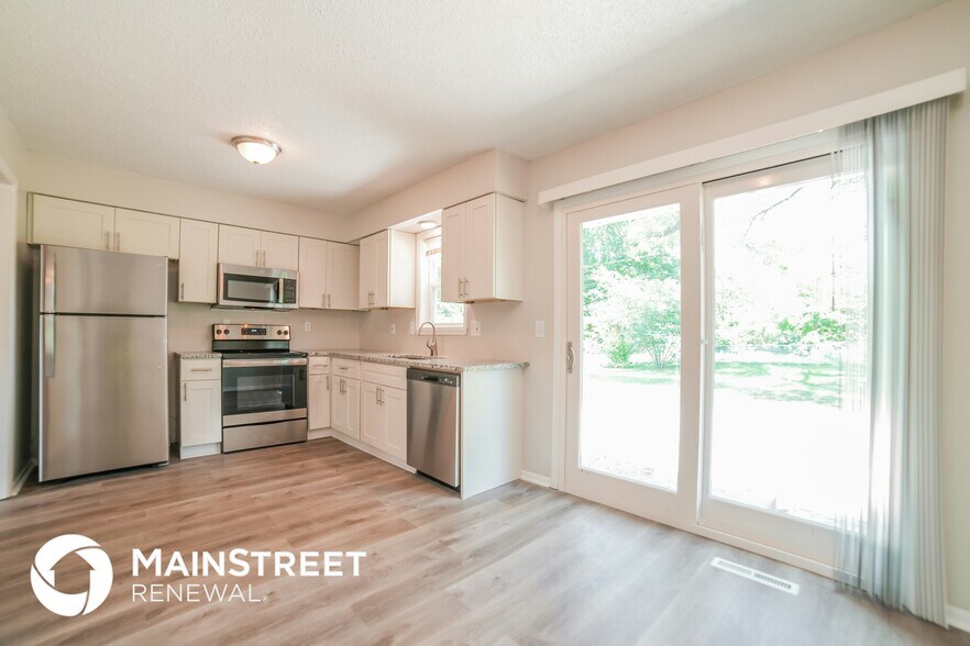 Building Photo - 601 S Central St