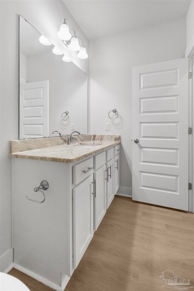 Building Photo - 704 Brambling Ct