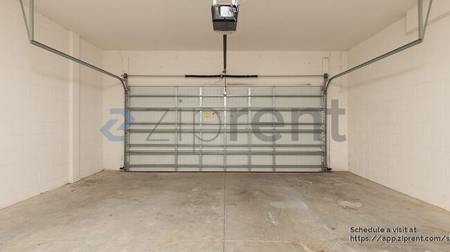 Building Photo - 10316 Fallsgrove St