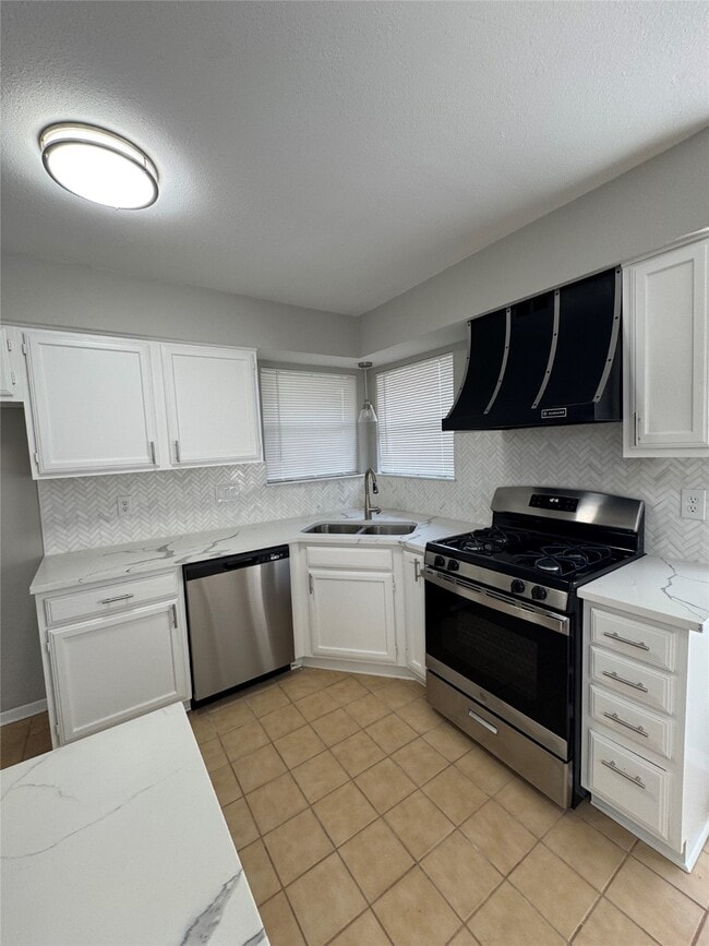 Building Photo - 3111 Timber View Dr