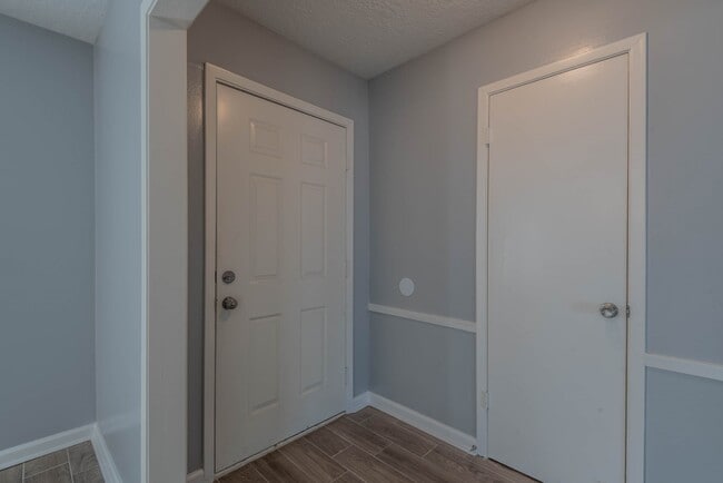 Building Photo - 423 Gentilly Dr