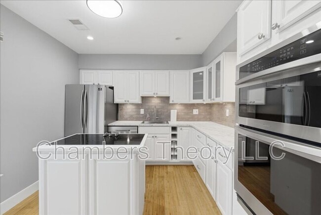 Building Photo - 5713 Independence Cir