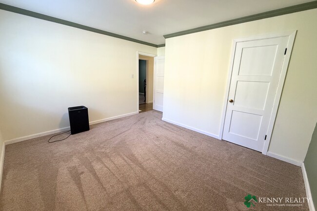 Building Photo - 3-Bedroom, 1-Bathroom Home with Large Yard & Garage in South San Francisco