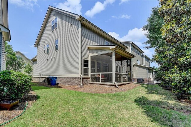 Building Photo - 121 Spur Ln