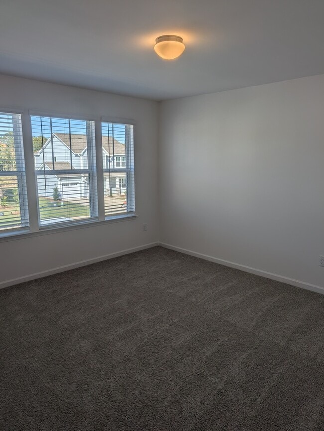 Building Photo - NEW HOUSE Stonebridge Golf Course Views - ...