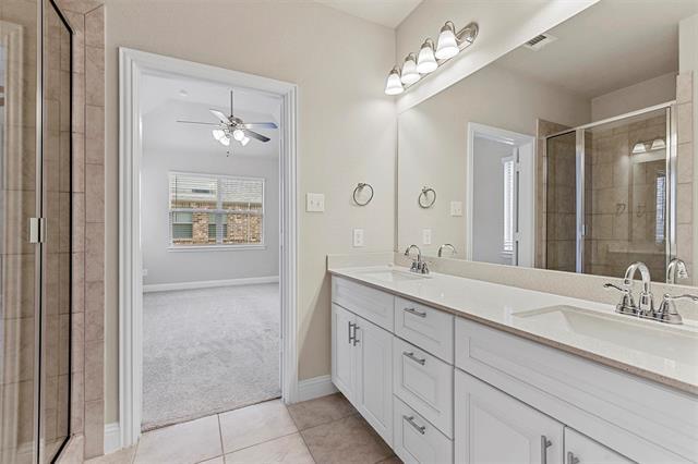 Building Photo - 2221 Apex Dr