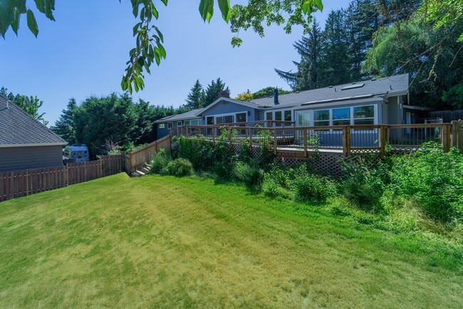 Building Photo - 4-Bedroom Luxury Home for Rent by Portland Golf Club