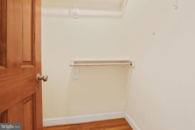 Building Photo - 2057 Golf Course Dr