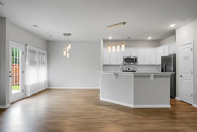 Building Photo - 210 Daniels Creek Cir