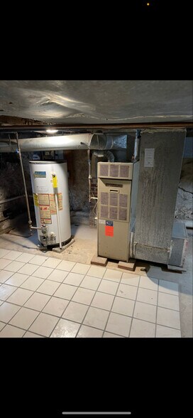 Building Photo - 4940 W Stiles St