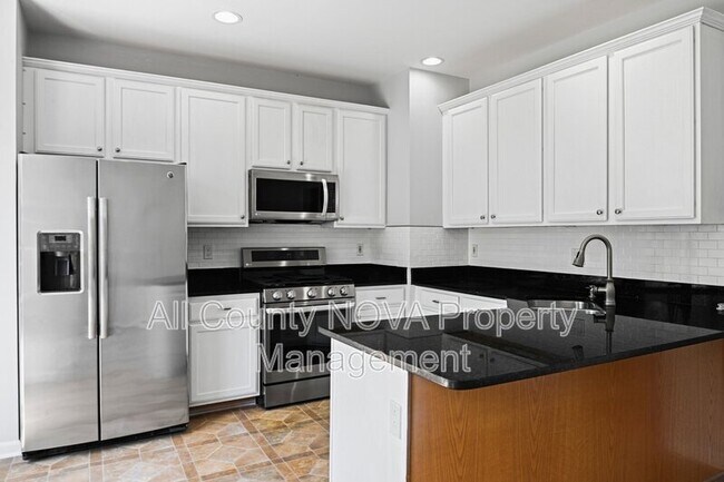 Building Photo - 22707 High Haven Terrace