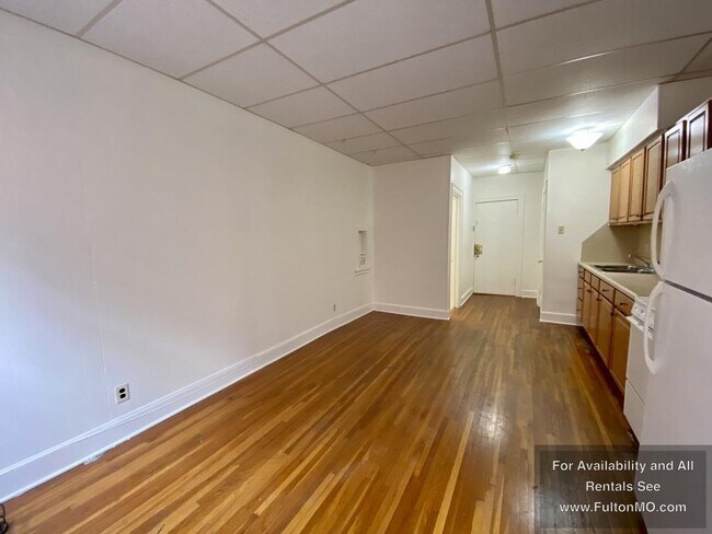 Building Photo - 603 Court Street Apartment 3