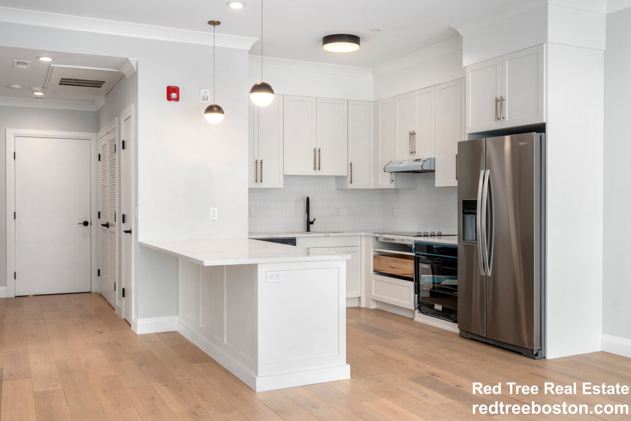 Building Photo - 142 Pleasant St